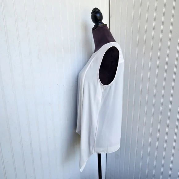 BCBG Max Azria Womens Sleeveless Crew Tank Top Blouse White Drape Sz M - Picture 3 of 9